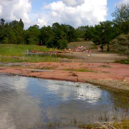 Soederoe Stugby Vila Finstrom Exterior foto