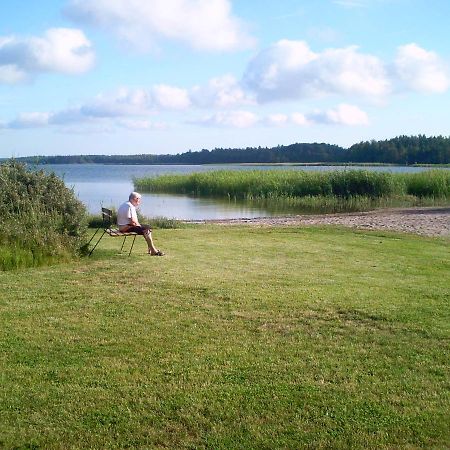Soederoe Stugby Vila Finstrom Exterior foto