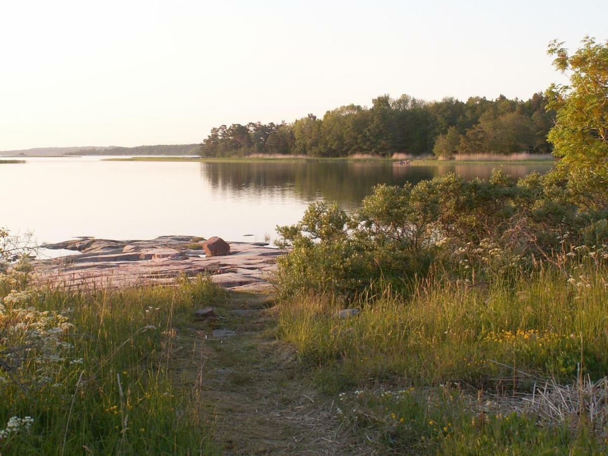 Soederoe Stugby Vila Finstrom Exterior foto