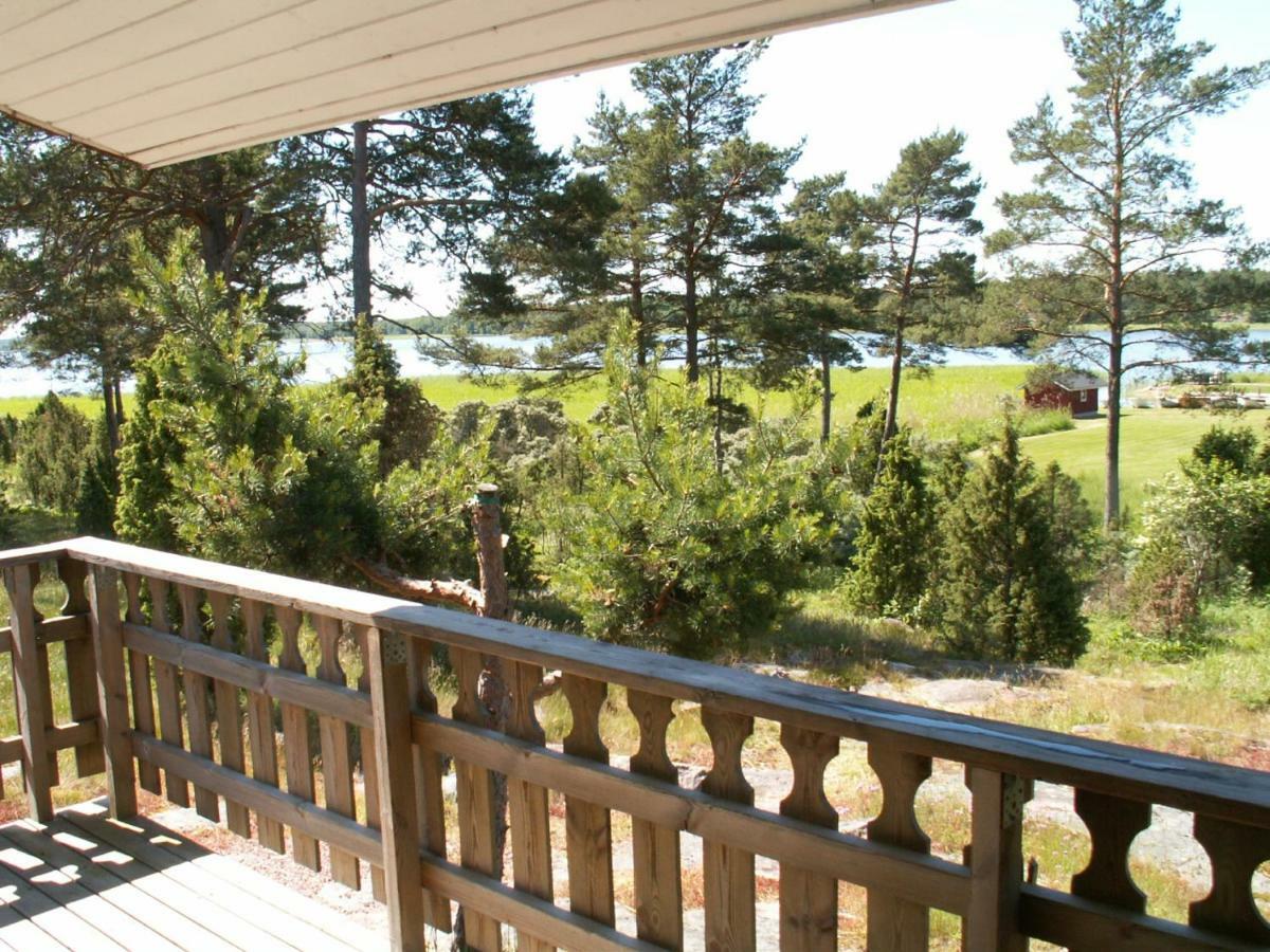 Soederoe Stugby Vila Finstrom Exterior foto