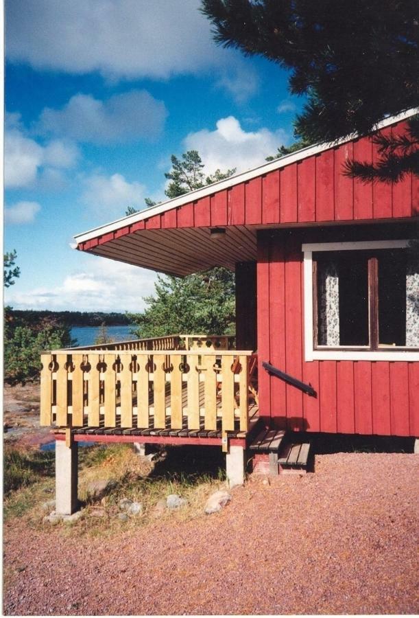 Soederoe Stugby Vila Finstrom Exterior foto