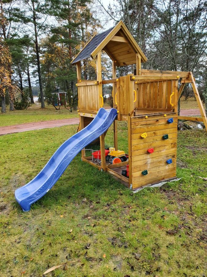 Soederoe Stugby Vila Finstrom Exterior foto